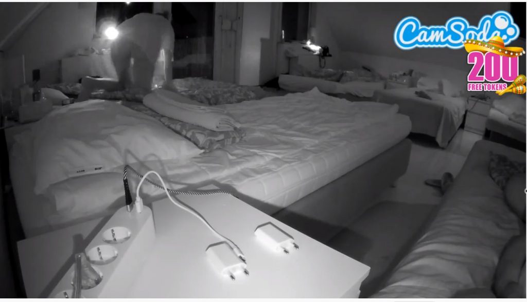 webcam nascoste camera da letto
